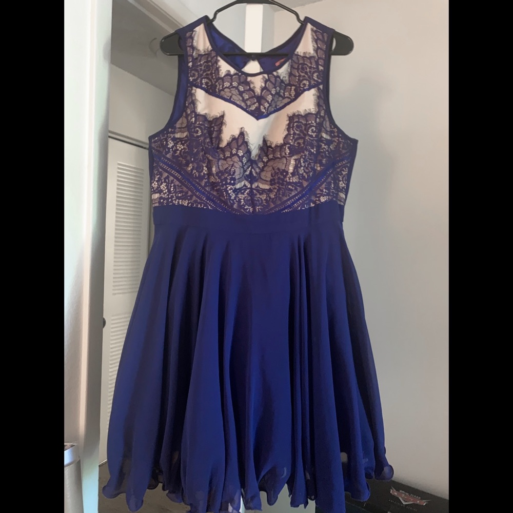 Chi Chi London Dress Lace Blue/White US size 16